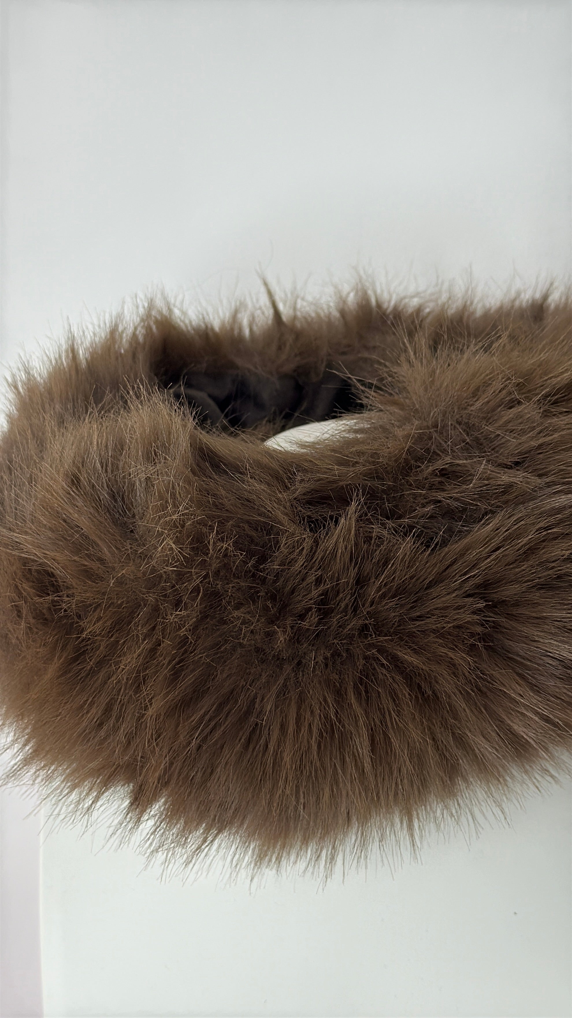 Cuello Marron Chocolate